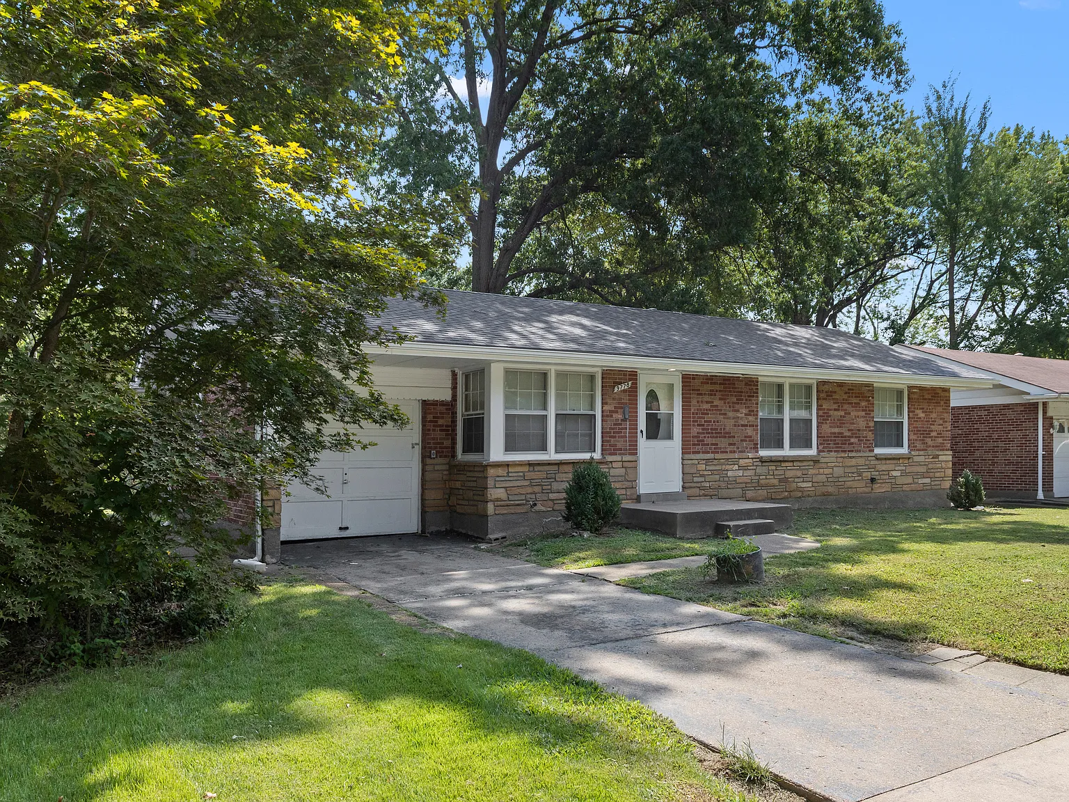 9778 Colony Dr Saint Louis MO 63137 — Photo 2