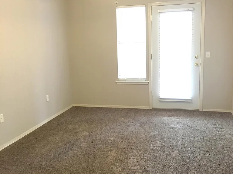 2736 Jean St — Photo 5