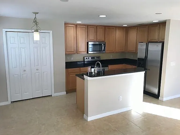 3820 Silverbell Loop — Photo 2