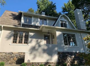 18 The Cir, Asheville, NC 28801