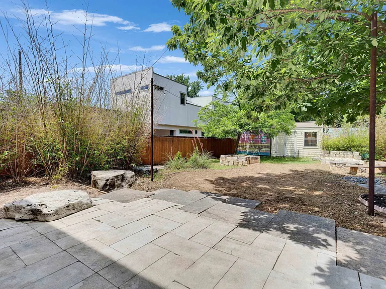 2902 E 13th St — Photo 27