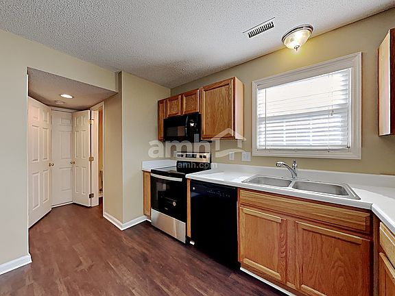 3rd image of 4805 Mocha Ln