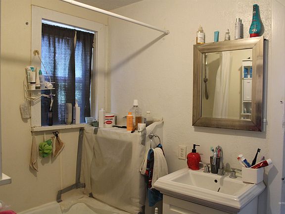5th image of 312 East Rd #D