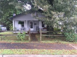 415 Spruce St SW, Lenoir, NC 28645