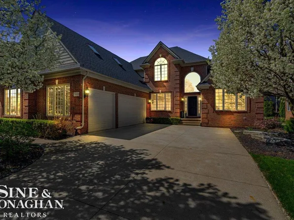 7303 William Dr, Shelby Township, MI 48316
