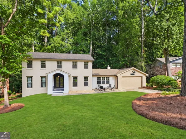 2433 Helmsdale Dr NE, Atlanta, GA 30345