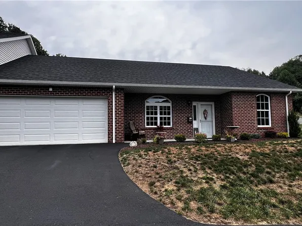 101 Aiden Ln, New Kensington, PA 15068