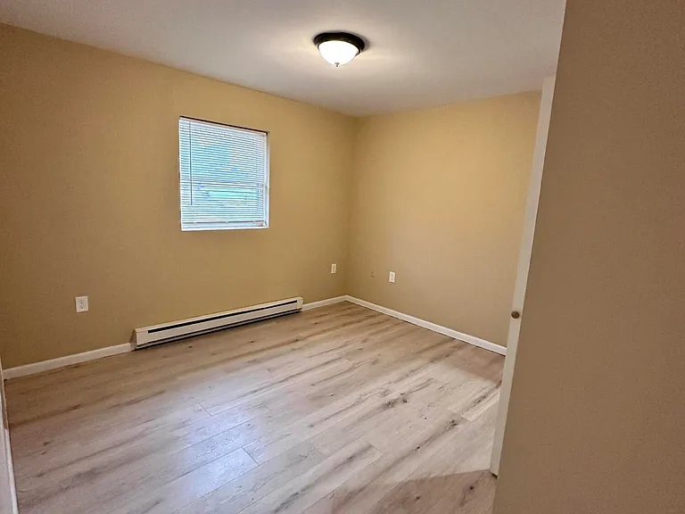 1215 Lori Ln — Photo 6