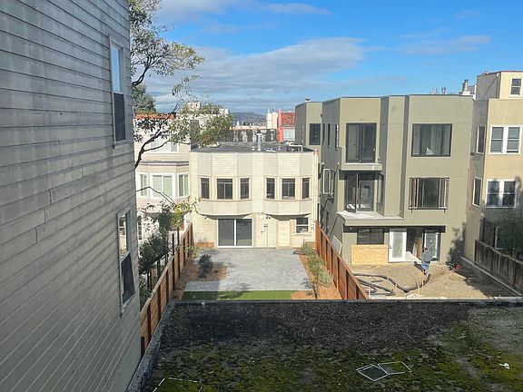 5th image of 1640 Bay St