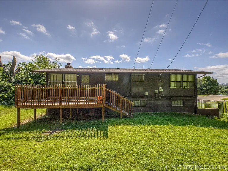 2234 N Main St — Photo 21