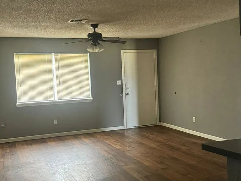 526 Wilkes St #5 — Photo 8