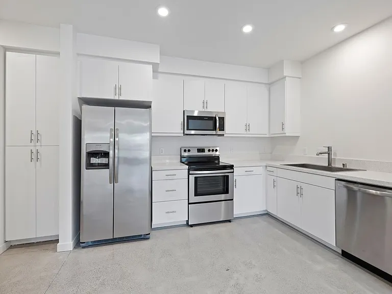 5900 Severin Dr #204 — Photo 24