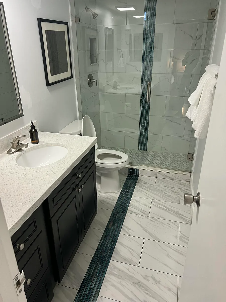 Building Photo - 2100 NE 33rd Ave #205