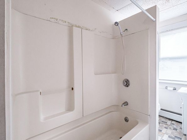 lewiston-maine-211038534 picture