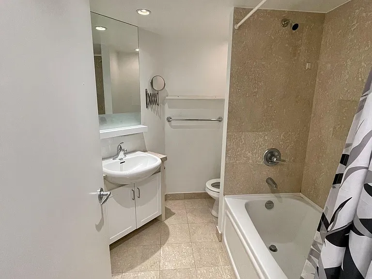 208 Queens Quay W #1505 — Photo 7