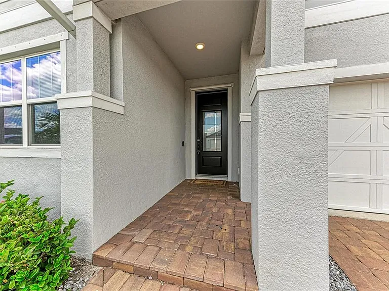 5826 143rd Ct E — Photo 2