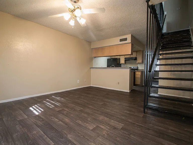 Huntington Townhomes — Photo 7