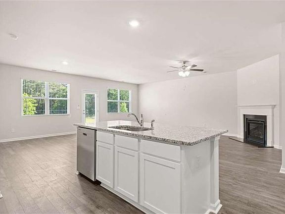 4th image of 88 White Spruce Way