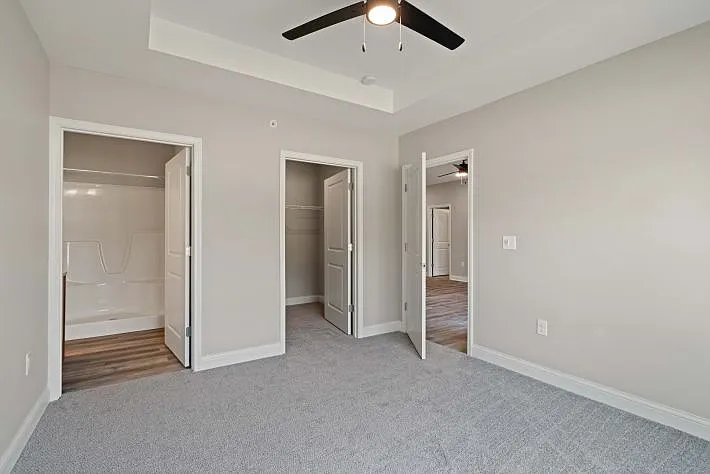 Adelyn Apartments — Photo 14