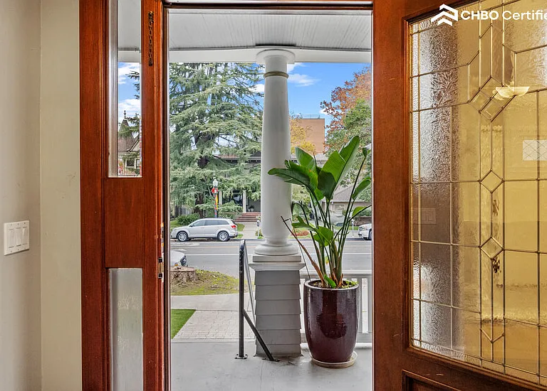 Foyer looking onto front porch