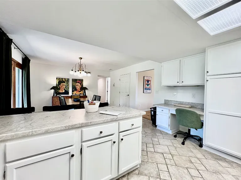 6556 Yankee Rd — Photo 29