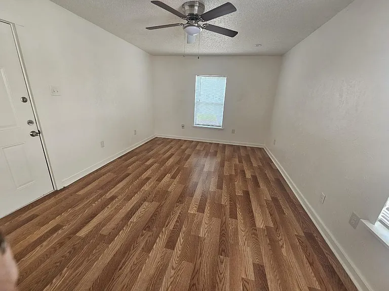 6026 Lovett Ave — Photo 3