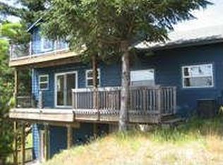 329 Pepperwood Dr, Whitethorn, CA 95589