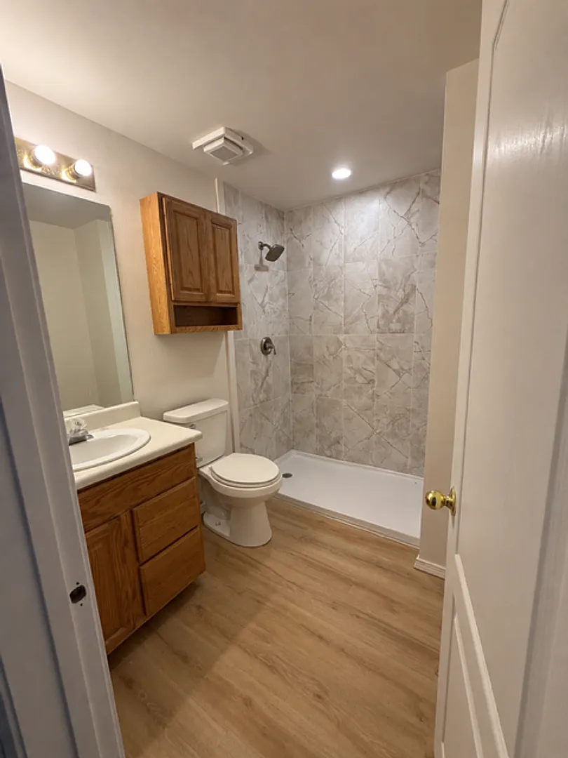100 E Miller Ave — Photo 3