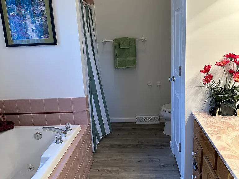 Faye Dr — Photo 6