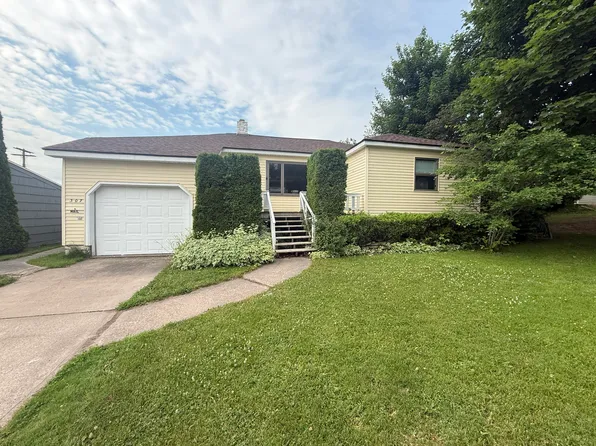 307 W Easterday Ave, Sault Sainte Marie, MI 49783