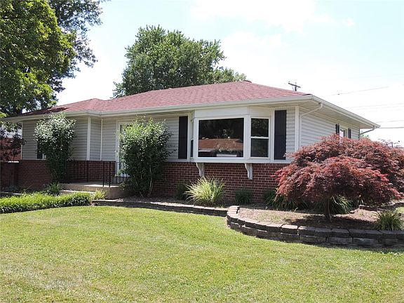 3rd image of 3173 Carlson Ave