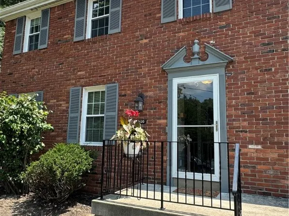 9120 Collington Sq, Allison Park, PA 15101