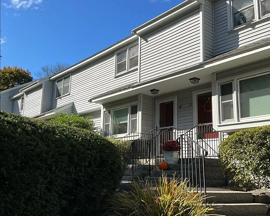 777 Middle Rd #18