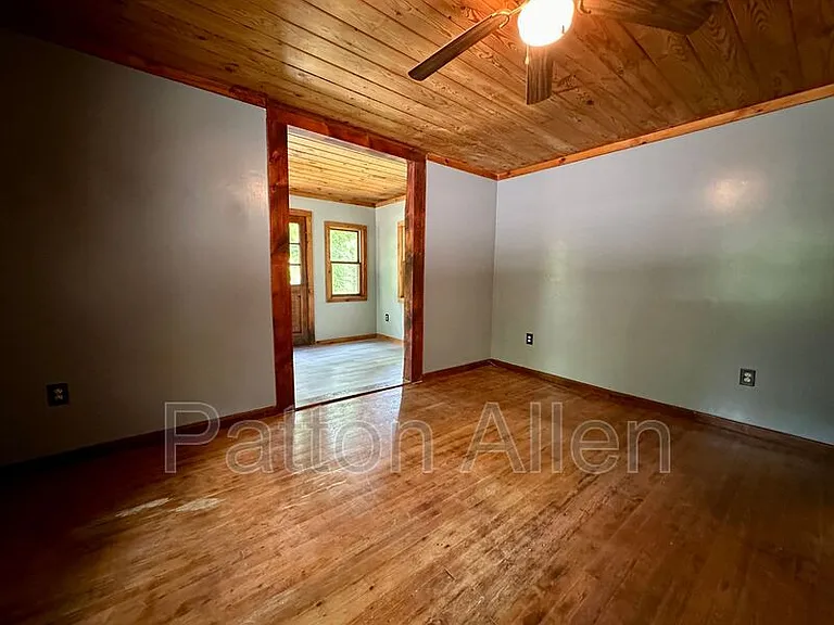 267 Davis Creek Rd — Photo 10