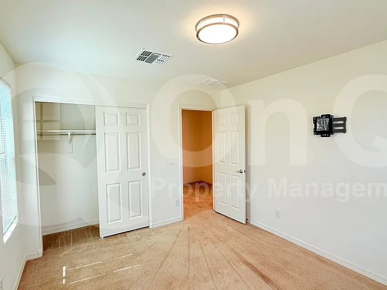 3706 S 57th Ln — Photo 11