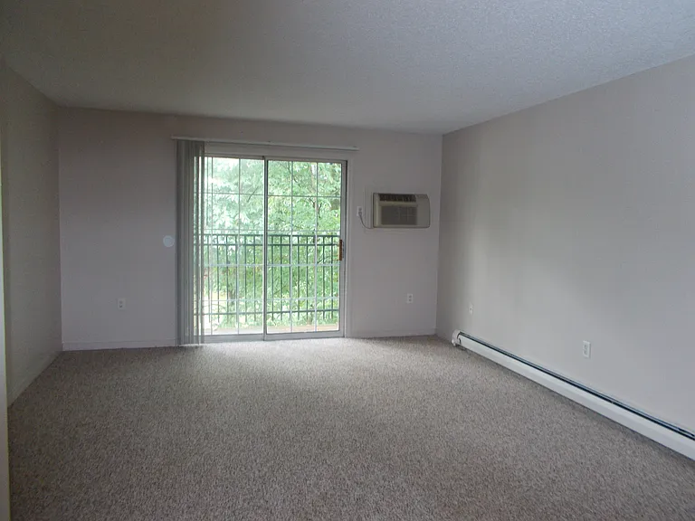 12 Saint James Pl #509 — Photo 1