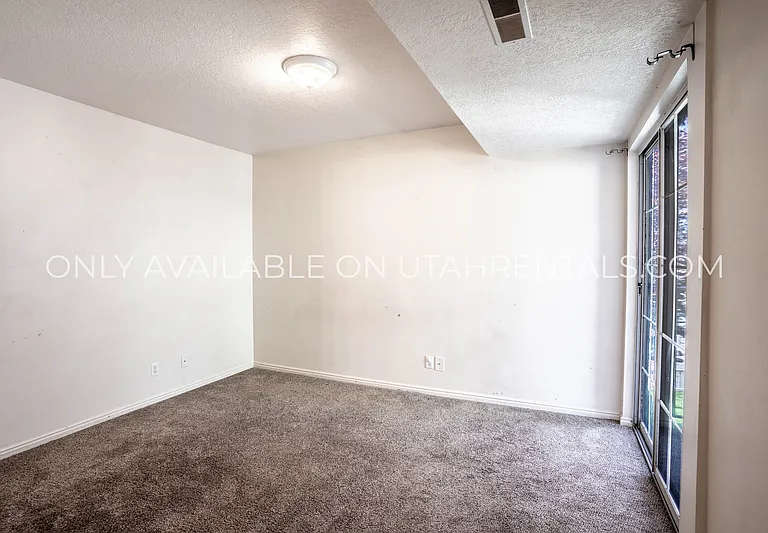 1214 W 1380 N — Photo 16