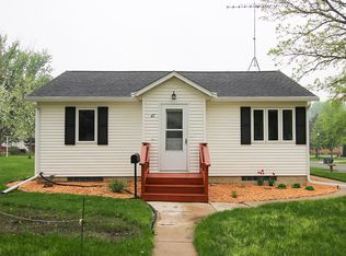 47 College Ave NE, Hutchinson, MN 55350