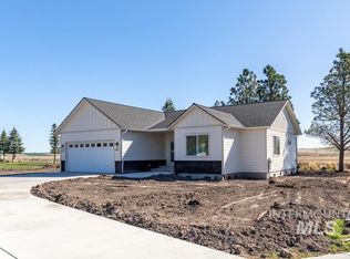 526 Maple Ct, Genesee, ID 83832