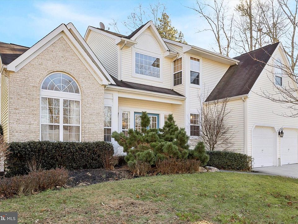 1st image of 110 Cabot Ln