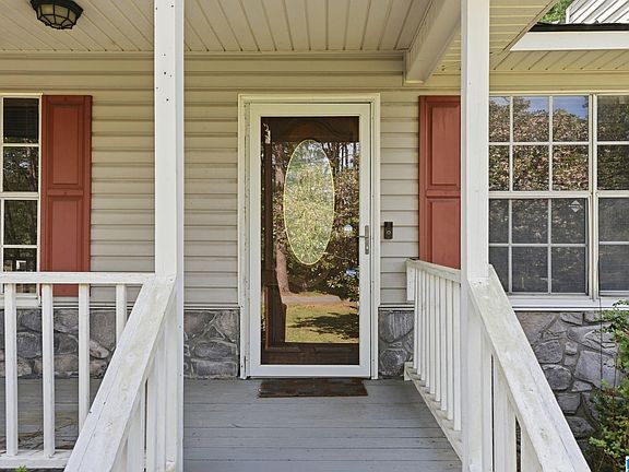 4th image of 1447 Golden Dr