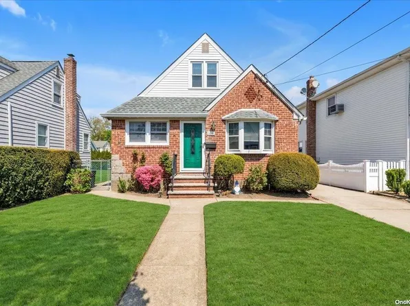 108 Ellsworth Avenue, Mineola, NY 11501