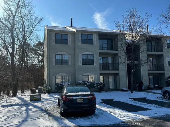 203 Colonial Ct, Galloway, NJ 08205