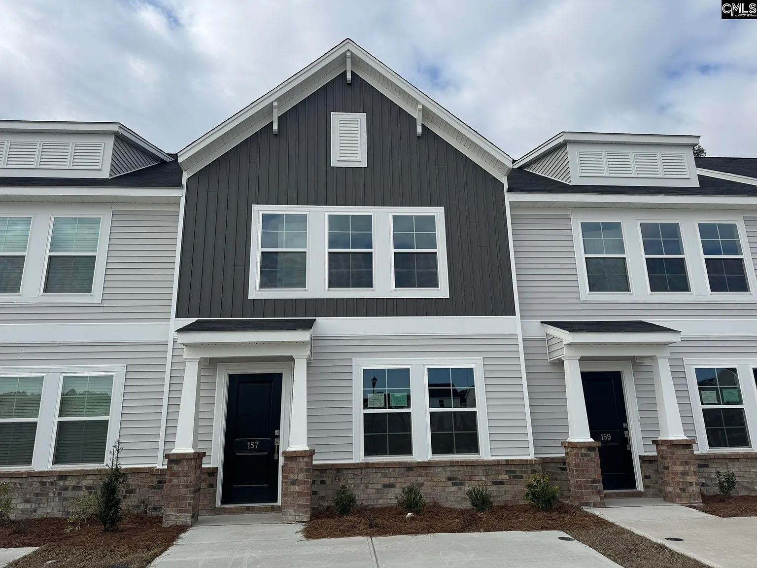 3 bed, 1250 sqft, $1,825 — Photo 1