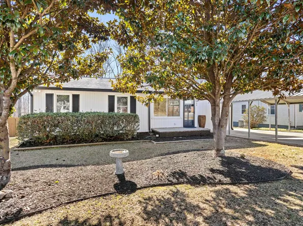 204 Paris View Dr, Travelers Rest, SC 29690