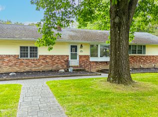 1 Tamarac Dr, Wynantskill, NY 12198