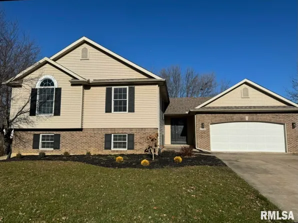 1105 29th Ave, Silvis, IL 61282
