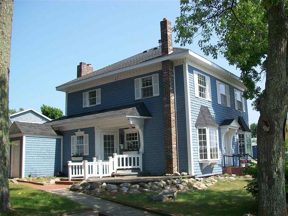 1st image of 26015 Main St