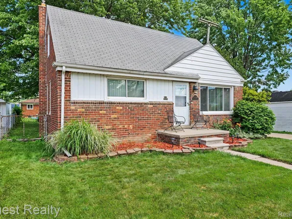 25074 Waldorf St, Roseville, MI 48066