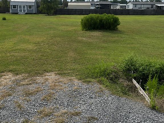 5th image of Columbia Dr